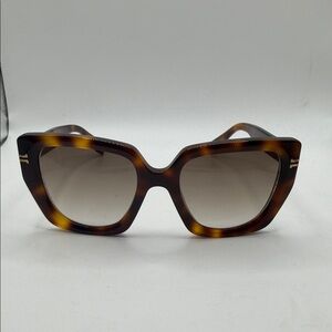 Marc Jacobs Brown Tortoise Sunglasses no case
